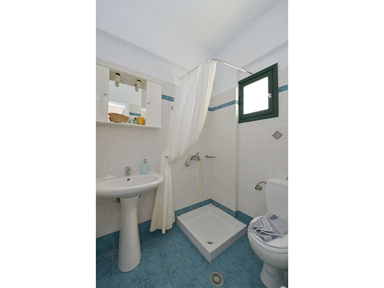 Cyclades Beach apartments in Sifnos - Bathroom