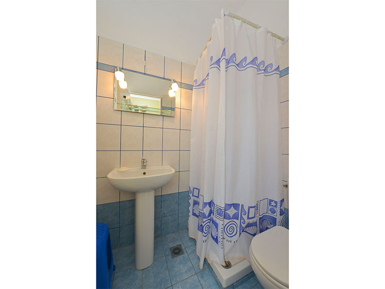 Μπάνιο δωματίου στο Cyclades Beach στη Σίφνο